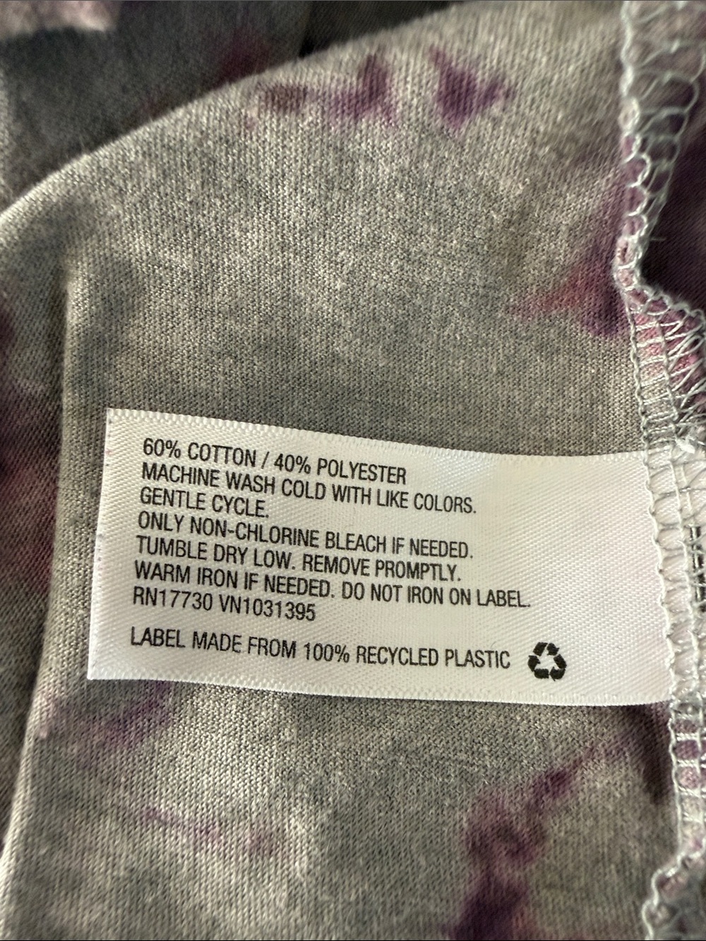 B44 Mossimo Supply Co. Women’s Medium Tie-Dye V-Neck Short Sleeve Tee - Picture 6 of 6
